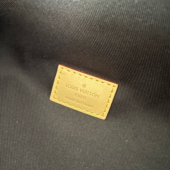 ❌SOLD!!!❌ Louis Vuitton Bumbag - Picture 11 of 16